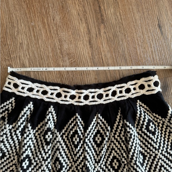 Free People size 4 black and white mini skirt - Picture 3 of 4